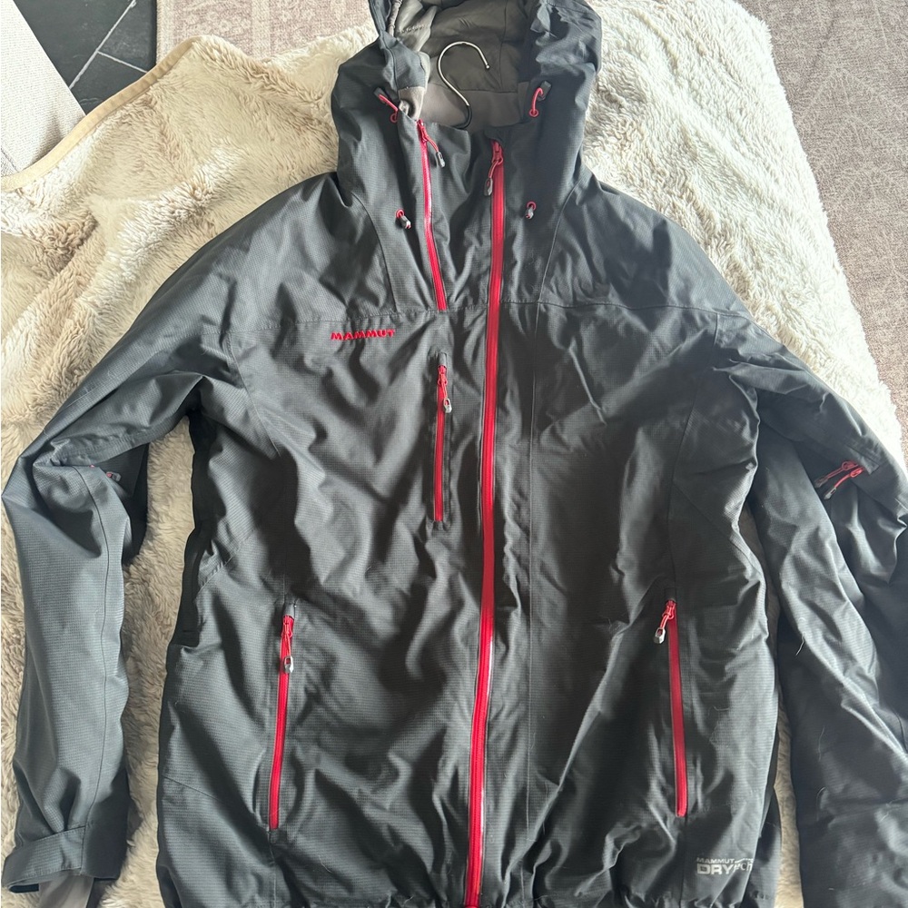 Mammut Men's Performance Jacket in Black and Red